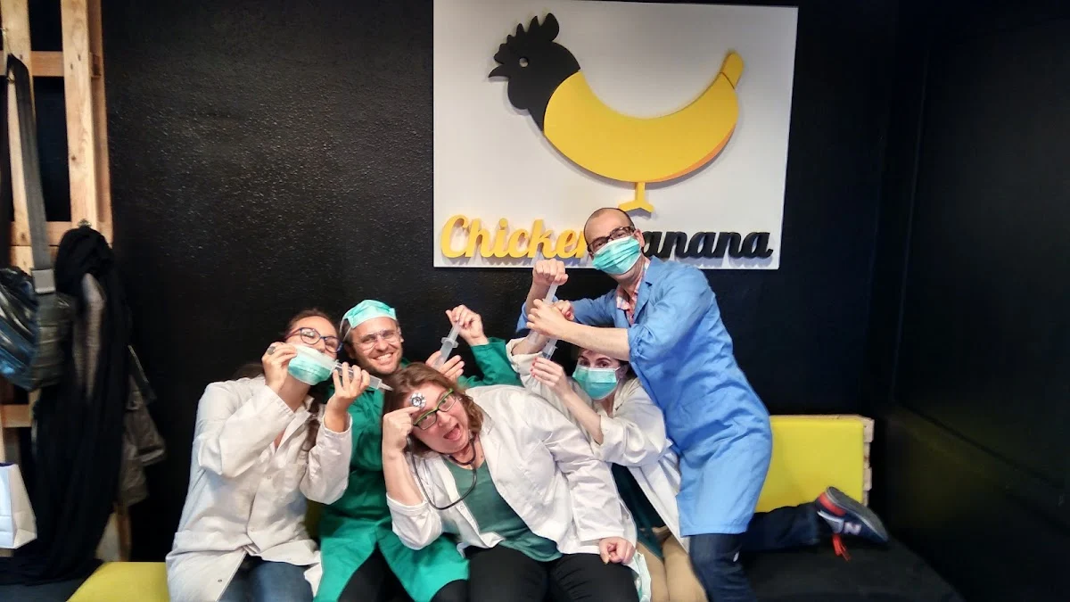 Chicken Banana Room Escape