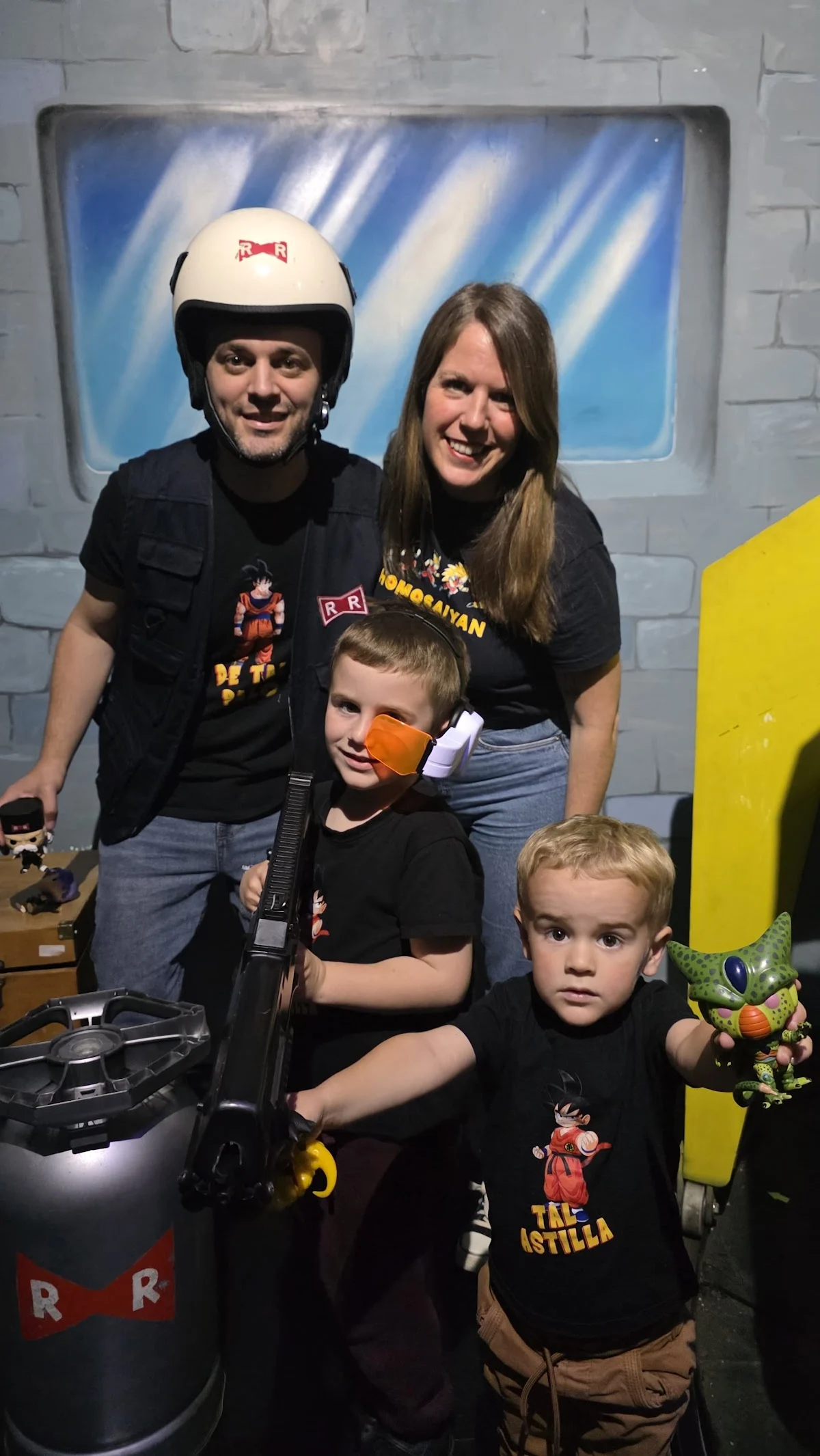 RED RIBBON ESCAPE ROOM - 2